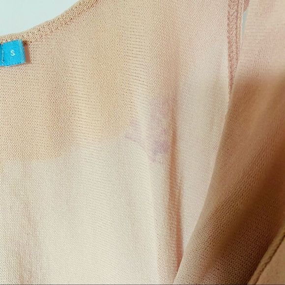 ☀️🛍 4/$20 BIG HEAVEN Pink Ruffled Sleeveless Wrap Top - Picture 4 of 10